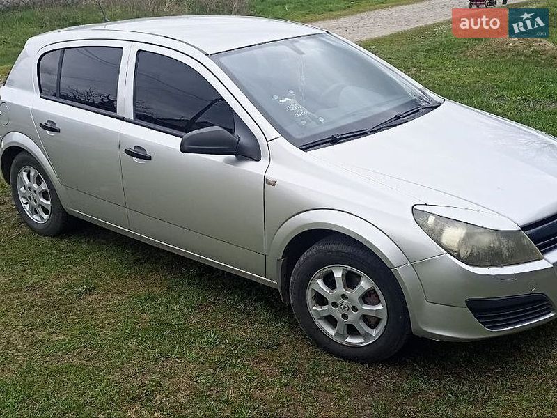 Хетчбек Opel Astra 2005 в Охтирці
