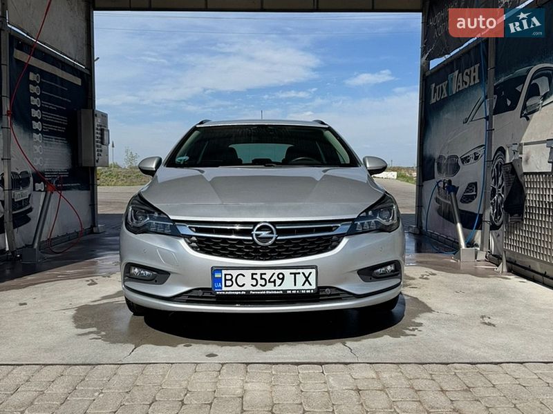 Универсал Opel Astra 2018 в Жовкве