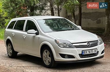Універсал Opel Astra 2010 в Летичіві