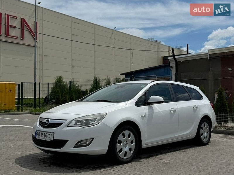Универсал Opel Astra 2011 в Виннице