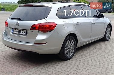 Универсал Opel Astra 2012 в Теофиполе
