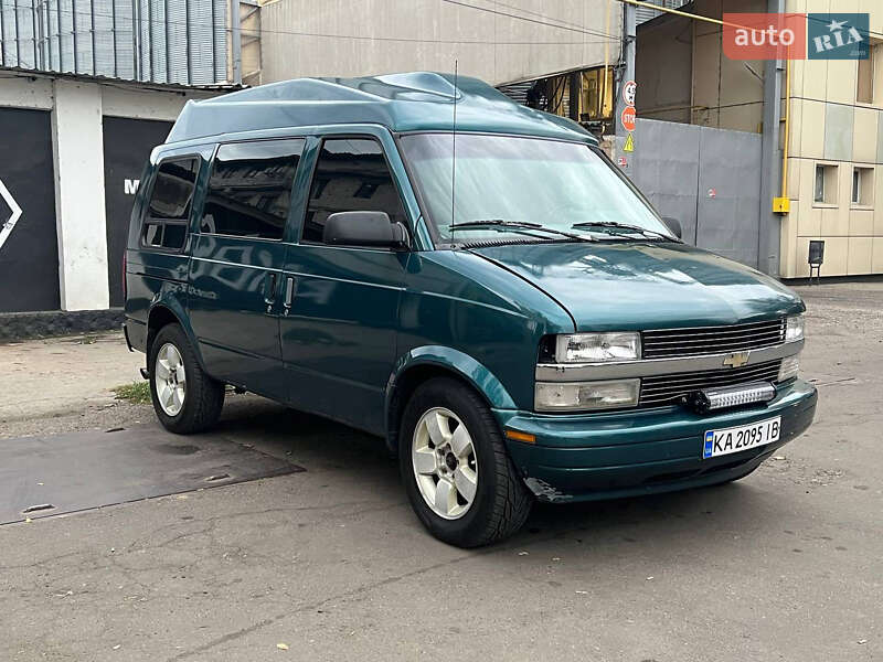 Минивэн Chevrolet Astro 1995 в Одессе
