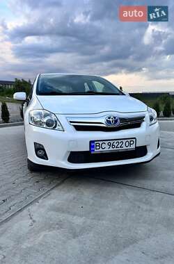 Хэтчбек Toyota Auris 2010 в Буске