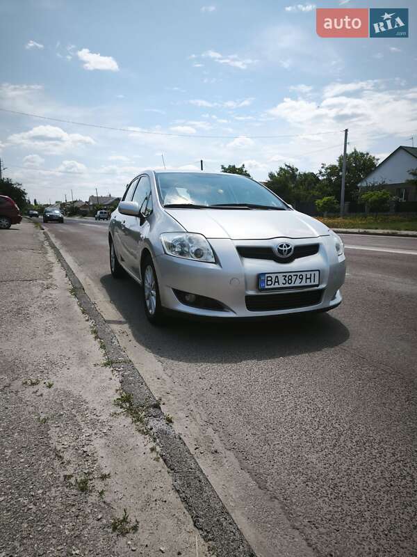 Хэтчбек Toyota Auris 2007 в Кропивницком