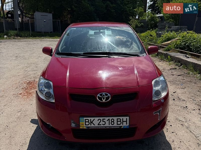 Хэтчбек Toyota Auris 2008 в Ровно