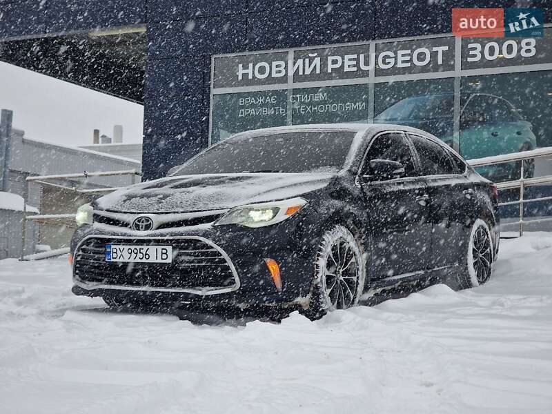 Седан Toyota Avalon 2018 в Хмельницком