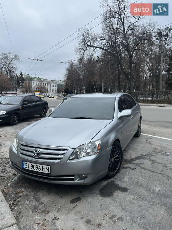 Седан Toyota Avalon 2007 в Полтаве