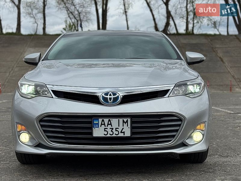 Седан Toyota Avalon 2013 в Киеве