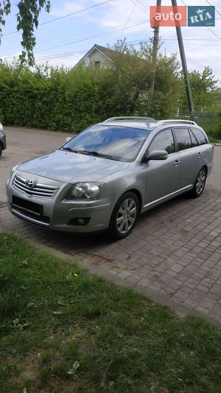 Универсал Toyota Avensis 2007 в Сокале
