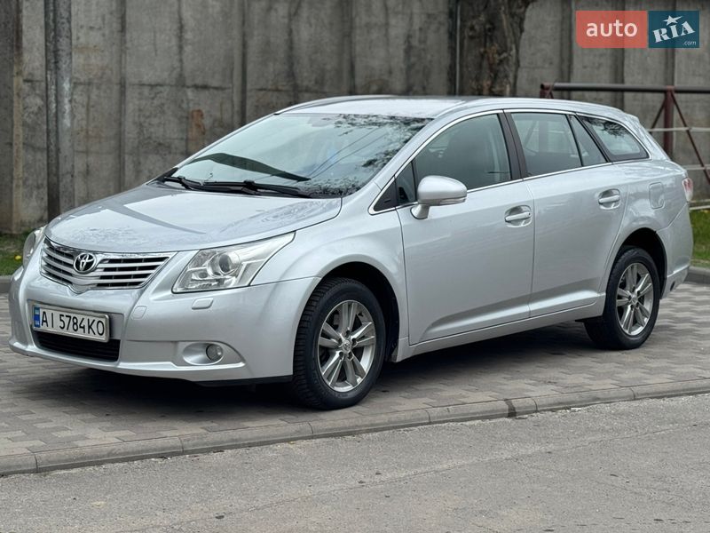 Универсал Toyota Avensis 2011 в Лубнах