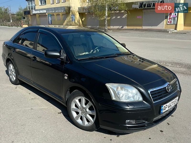 Седан Toyota Avensis 2005 в Тисмениці