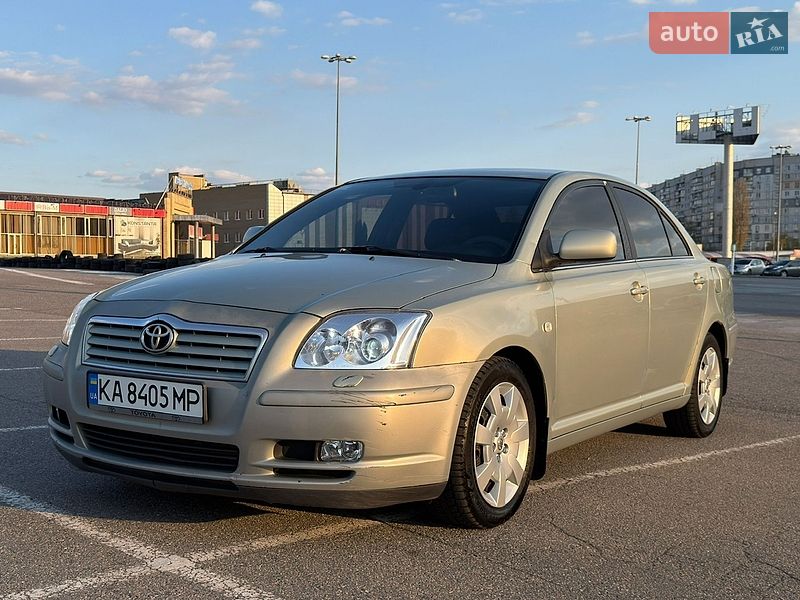 Седан Toyota Avensis 2005 в Киеве