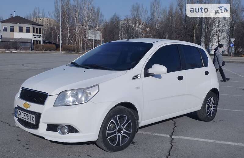 Хэтчбек Chevrolet Aveo 2010 в Запорожье Хэтчбек Chevrolet Aveo 2010 в Запорожье