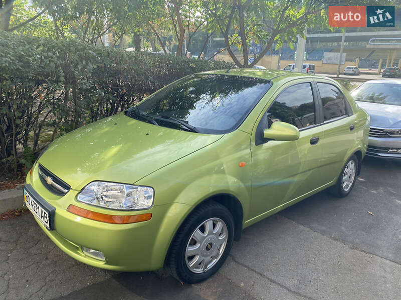Седан Chevrolet Aveo 2005 в Киеве