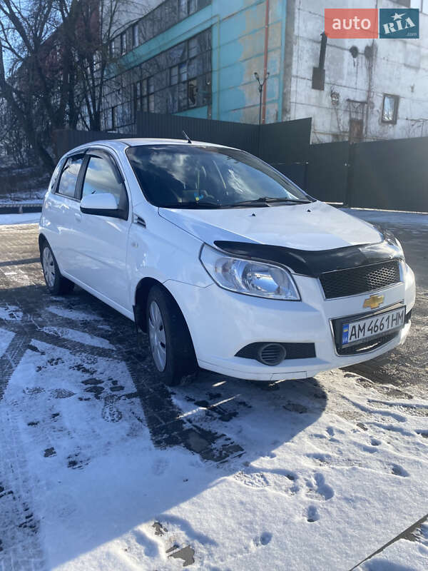 Хэтчбек Chevrolet Aveo 2010 в Житомире Хэтчбек Chevrolet Aveo 2010 в Житомире