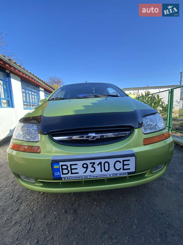 Седан Chevrolet Aveo 2005 в Миколаєві