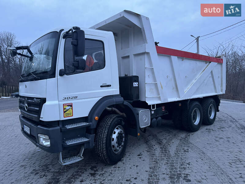 Самосвал Mercedes-Benz Axor 2008 в Львове