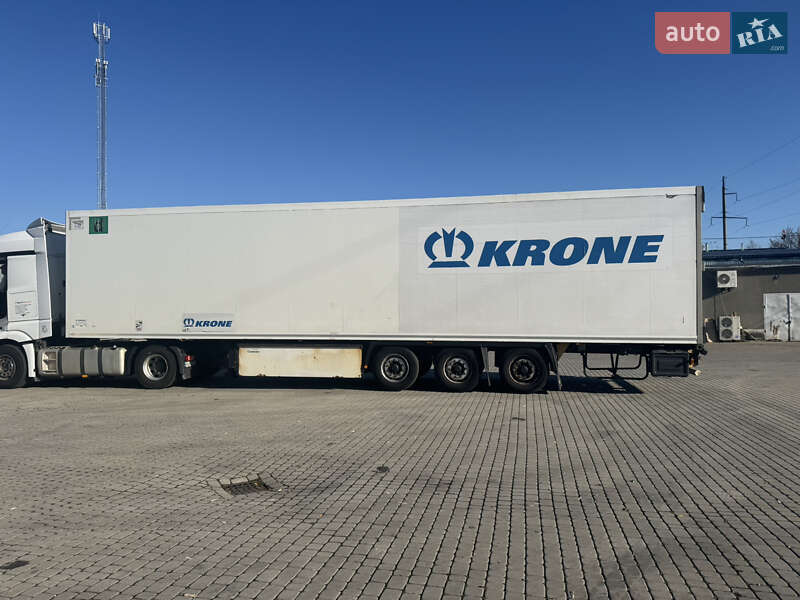 Изотермическая будка Krone BPW 2012 в Мукачево