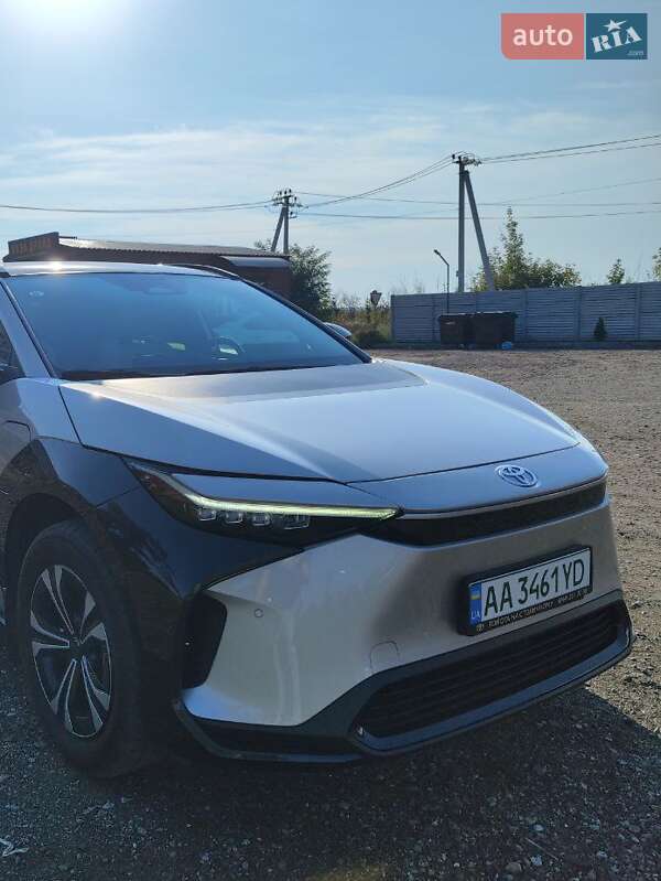 Внедорожник / Кроссовер Toyota bZ4X 2023 в Киеве