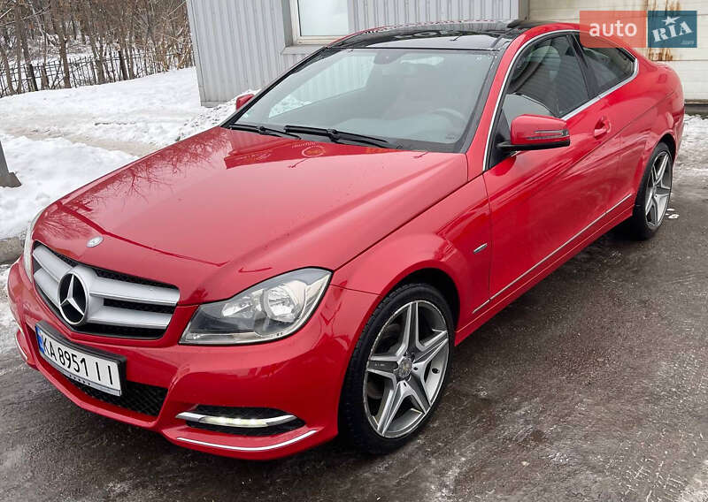 Купе Mercedes-Benz C-Class 2011 в Києві