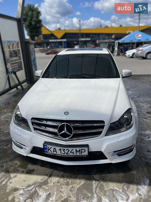 Седан Mercedes-Benz C-Class 2014 в Киеве