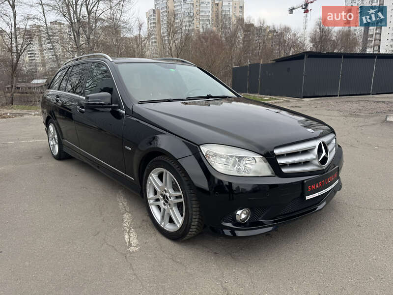 Универсал Mercedes-Benz C-Class 2010 в Киеве