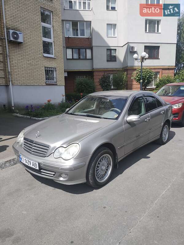 Седан Mercedes-Benz C-Class 2005 в Белой Церкви