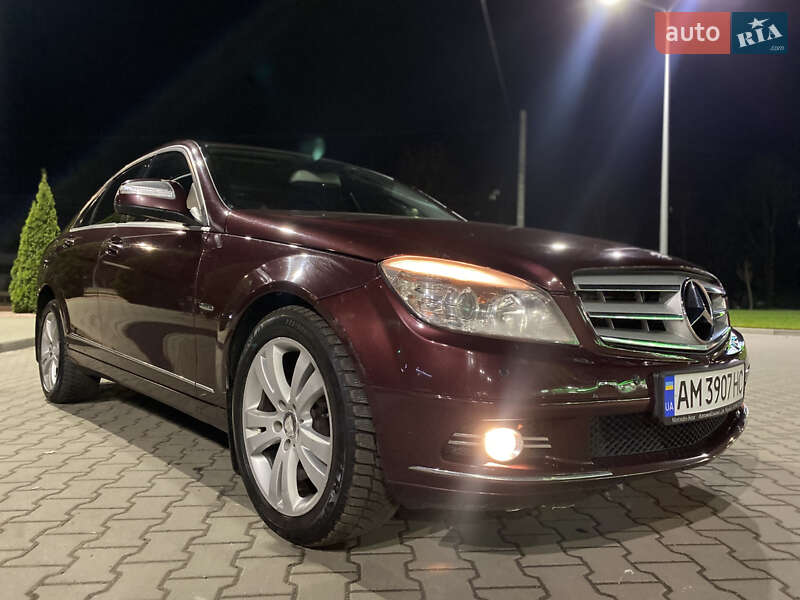 Седан Mercedes-Benz C-Class 2008 в Житомире