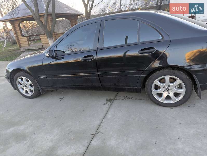 Седан Mercedes-Benz C-Class 2002 в Черкасах Седан Mercedes-Benz C-Class 2002 в Черкасах