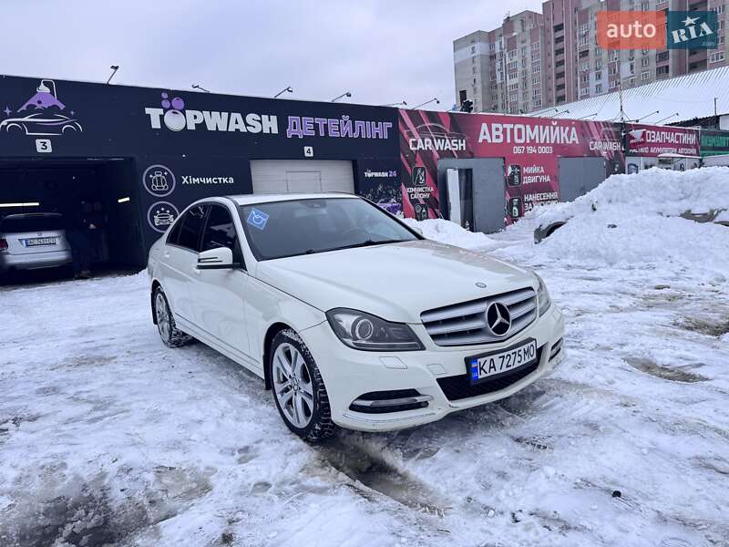 Седан Mercedes-Benz C-Class 2011 в Киеве Седан Mercedes-Benz C-Class 2011 в Киеве