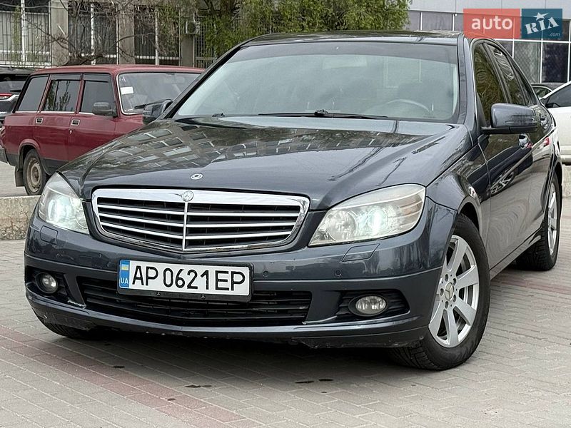 Седан Mercedes-Benz C-Class 2010 в Днепре