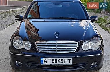 Універсал Mercedes-Benz C-Class 2006 в Івано-Франківську