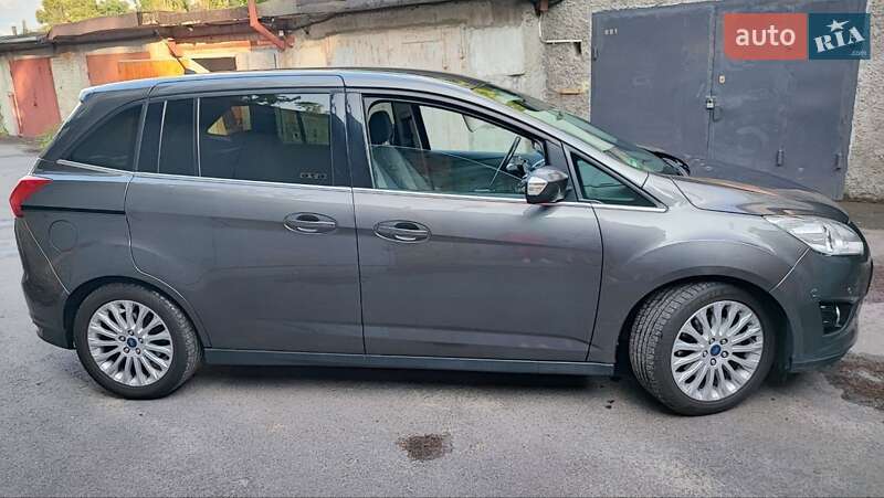 Минивэн Ford C-Max 2015 в Киеве Минивэн Ford C-Max 2015 в Киеве