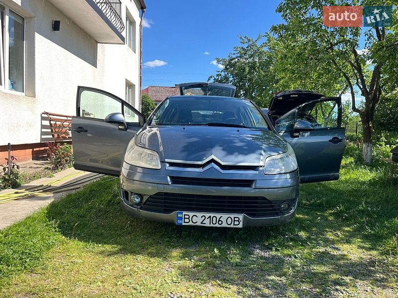 Хэтчбек Citroen C4 2008 в Львове Хэтчбек Citroen C4 2008 в Львове