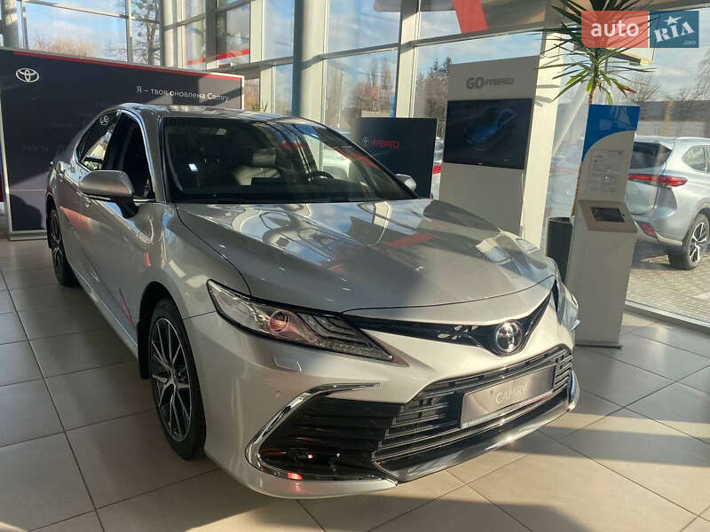 Седан Toyota Camry 2021 в Кривом Роге