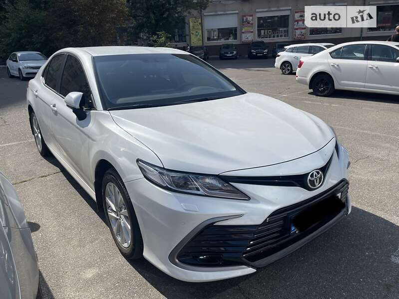 Седан Toyota Camry 2021 в Калуше