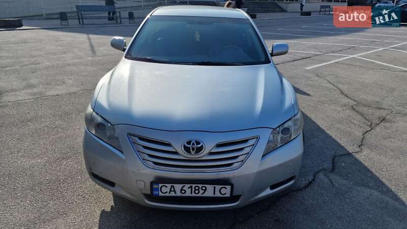 Седан Toyota Camry 2008 в Черкассах