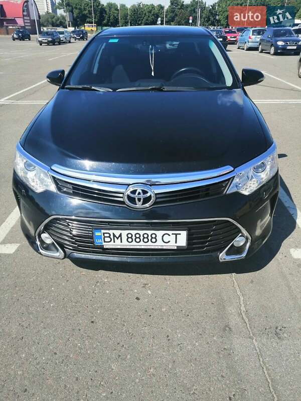 Седан Toyota Camry 2017 в Путивле
