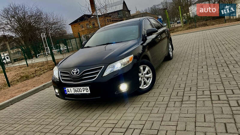 Седан Toyota Camry 2011 в Житомире