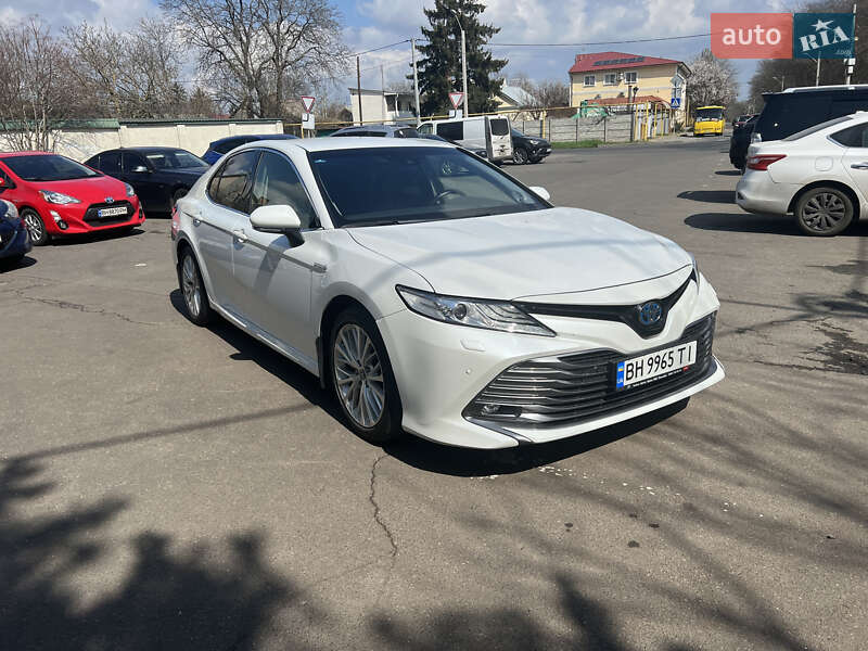 Седан Toyota Camry 2019 в Одессе