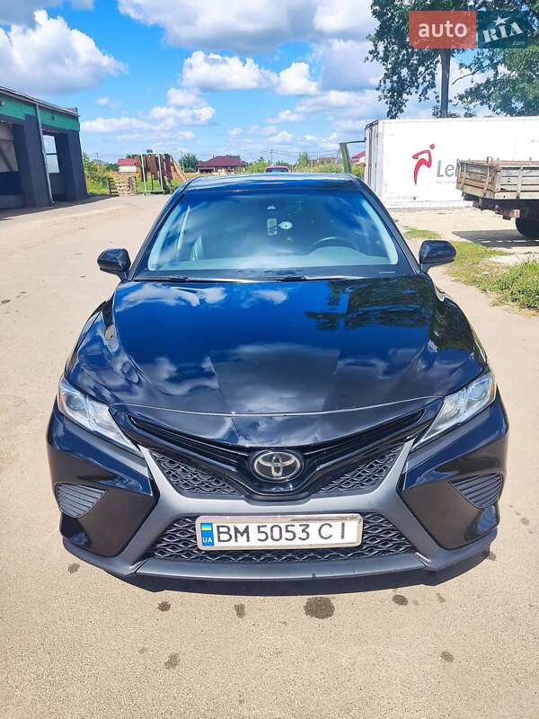 Седан Toyota Camry 2019 в Сумах