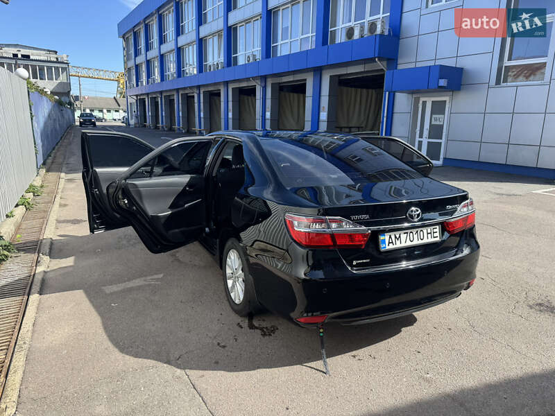Седан Toyota Camry 2014 в Житомирі