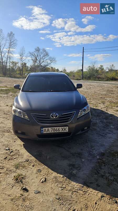 Седан Toyota Camry 2008 в Киеве