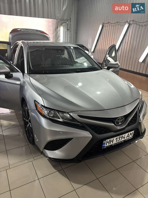 Седан Toyota Camry 2019 в Черноморске