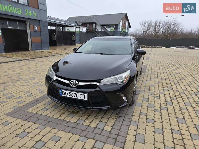 Седан Toyota Camry 2015 в Тернополі