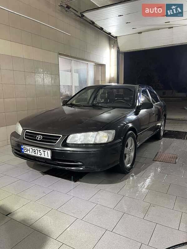 Седан Toyota Camry 2000 в Одесі