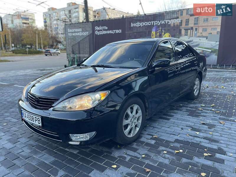 Седан Toyota Camry 2004 в Полтаве