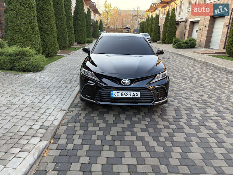 Седан Toyota Camry 2022 в Днепре