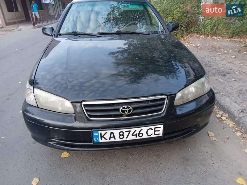 Седан Toyota Camry 2000 в Белгороде-Днестровском