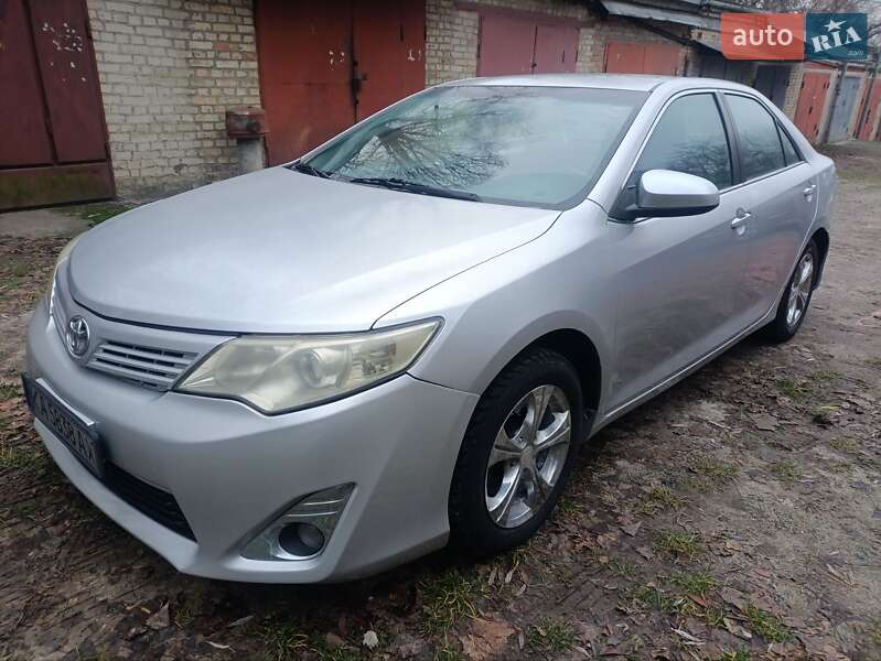 Седан Toyota Camry 2014 в Києві Седан Toyota Camry 2014 в Києві